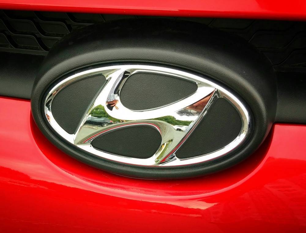 Зрелищен развод между Hyundai и Apple 