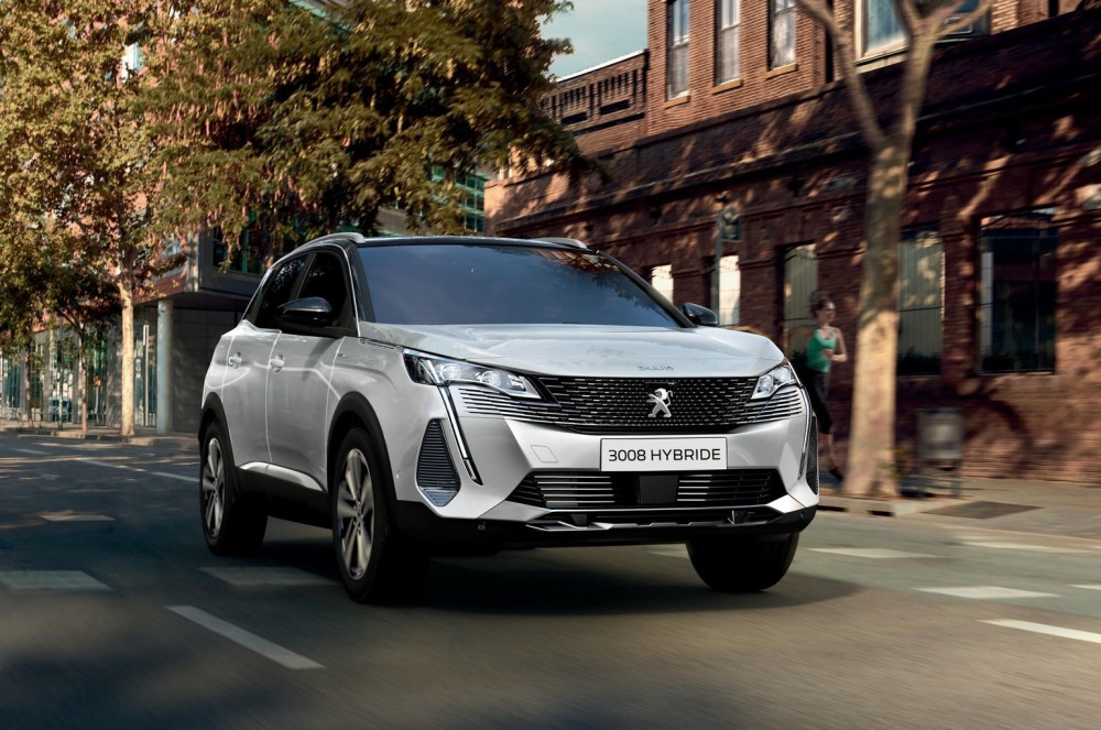 Милионният Peugeot 3008 слезе от поточната линия на завода в Сошо