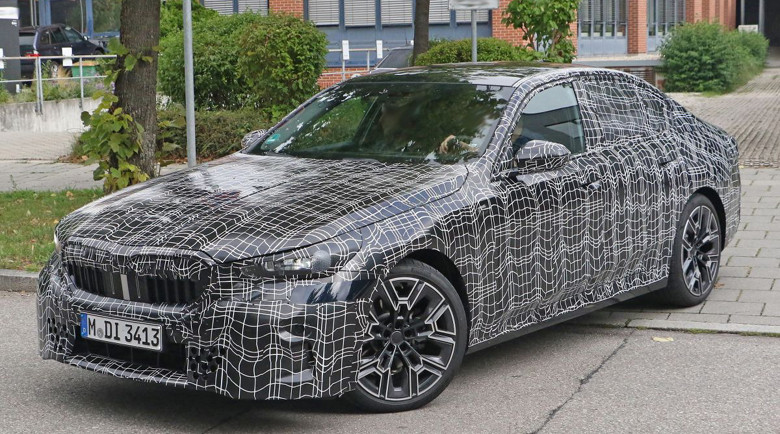 Новата „петица“ на BMW разкри повече от дизайна си в шпионски кадри