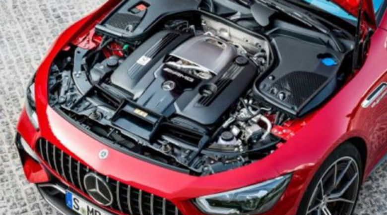 Mercedes ще запази бензиновия V8 след 2030 година