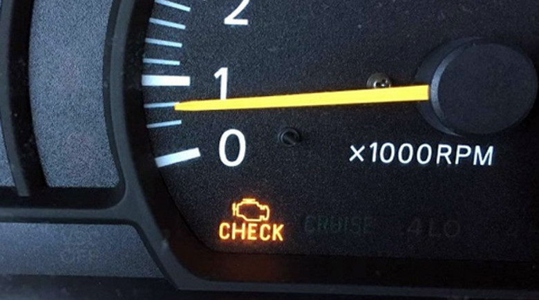 Кога можете да карате със светещ Check Engine и кога не?