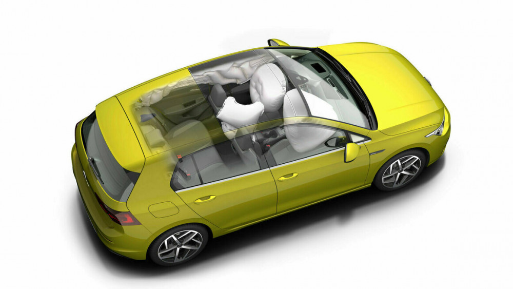 2022 VW Golf запазва високите си стандарти за безопасност, получава пет звезди от Euro NCAP (Видео)