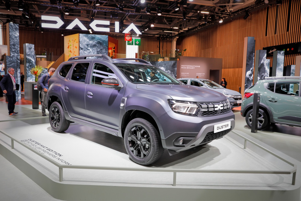 Ограниченото издание на Dacia Duster Mat Edition добавя матова черна боя и допълнителен комплект аксесоари