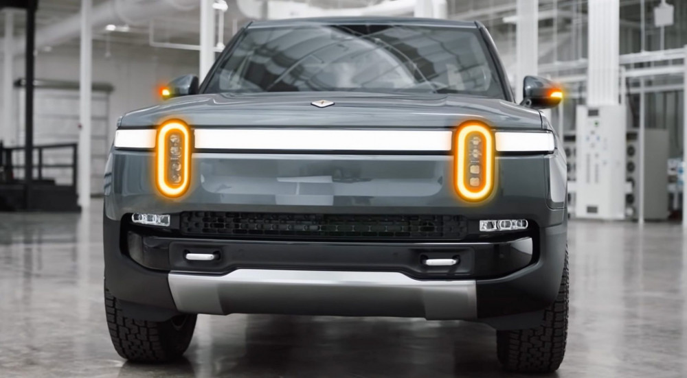 Rivian изтегля почти 13 000 автомобила, подчертавайки безопасността като основен приоритет