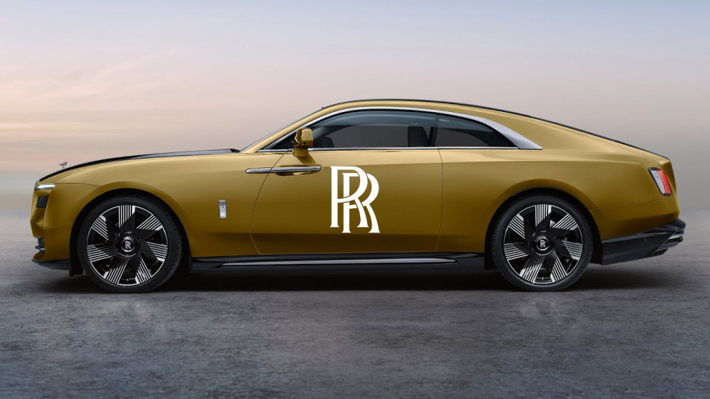 Стотици поръчки за електрическия RollsRoyce Spectre на стойност $413 000