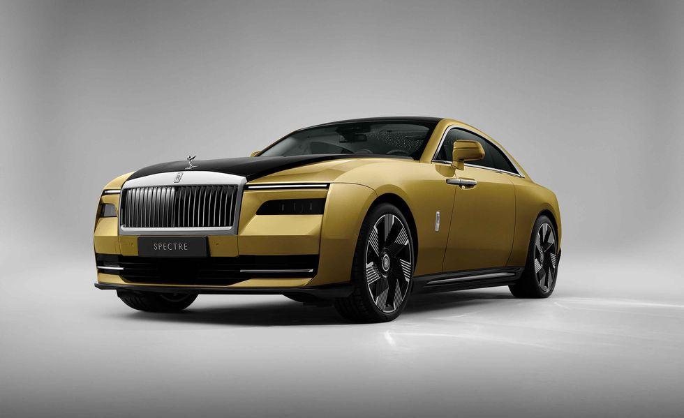 Rolls-Royce разкрива Spectre – масивно електрическо Super Coupe (Видео)