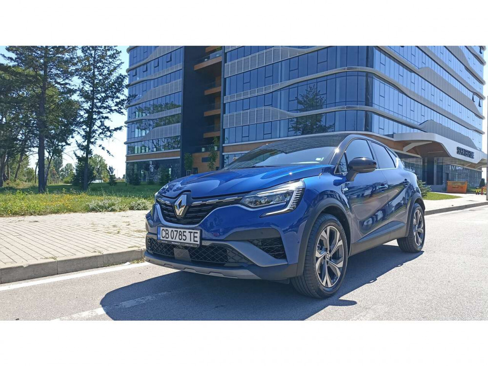 Тест драв: Renault Captur E-TECH Hybrid пести в града