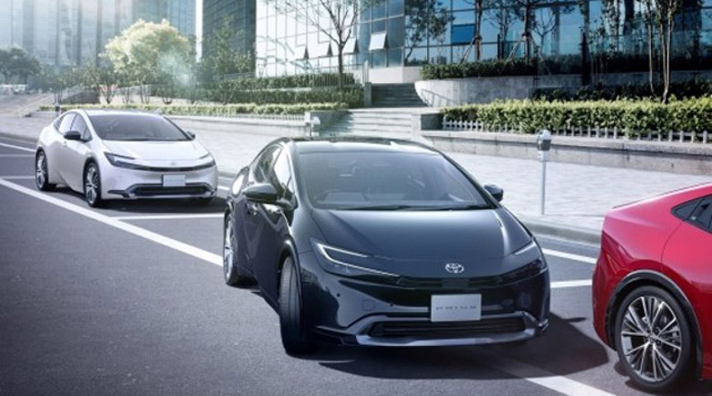 Започнаха продажбите на обновената Toyota Prius