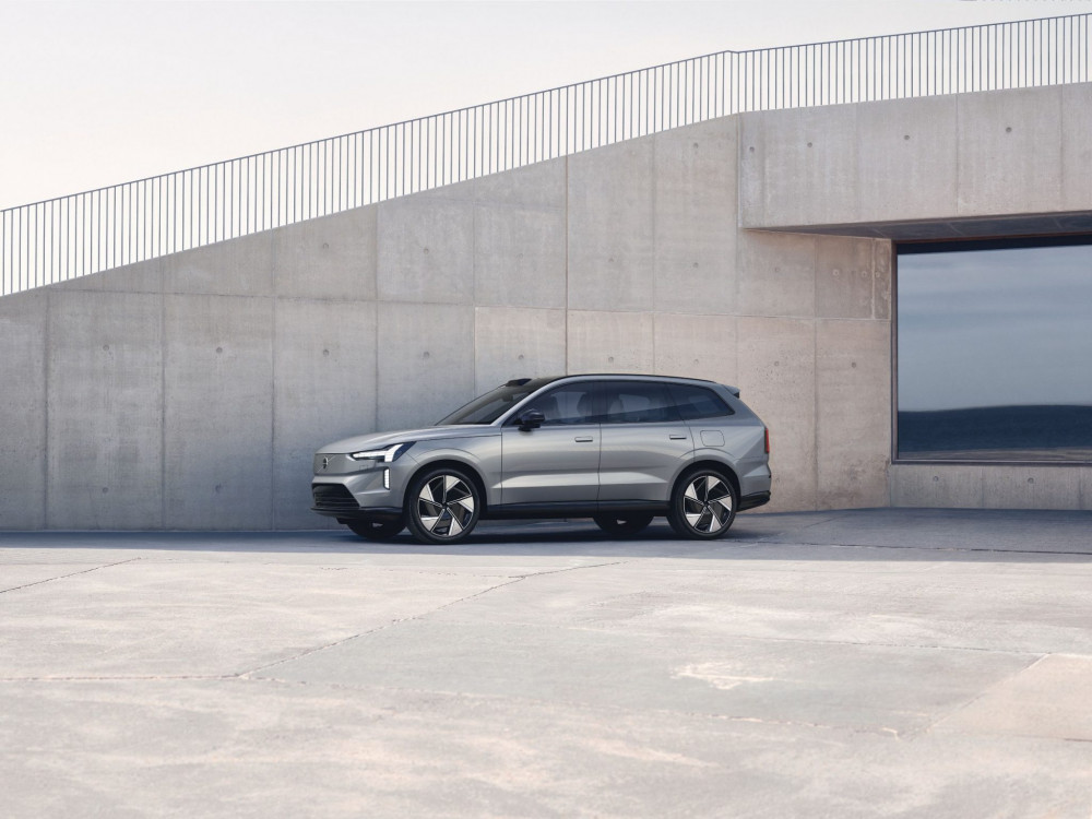 Новото Volvo EX90 прави дебют в САЩ на CES 2023