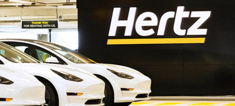 Hertz разкри, че е получила само половината от поръчаните 100 000 електромобила Tesla