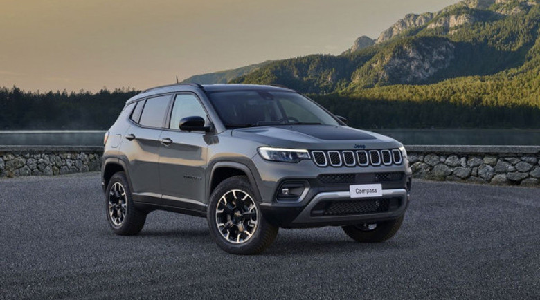 Jeep излезе със специални серии на Compass и Renegade