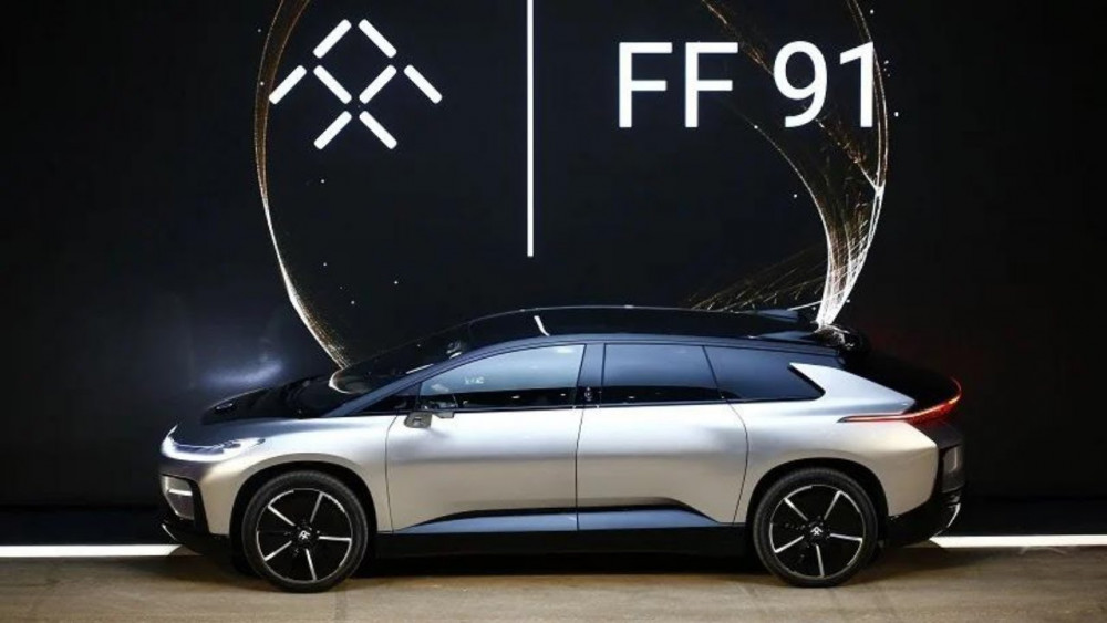 ВИДЕО: След дълго забавяне Faraday Future започва производството на електромобила FF 91