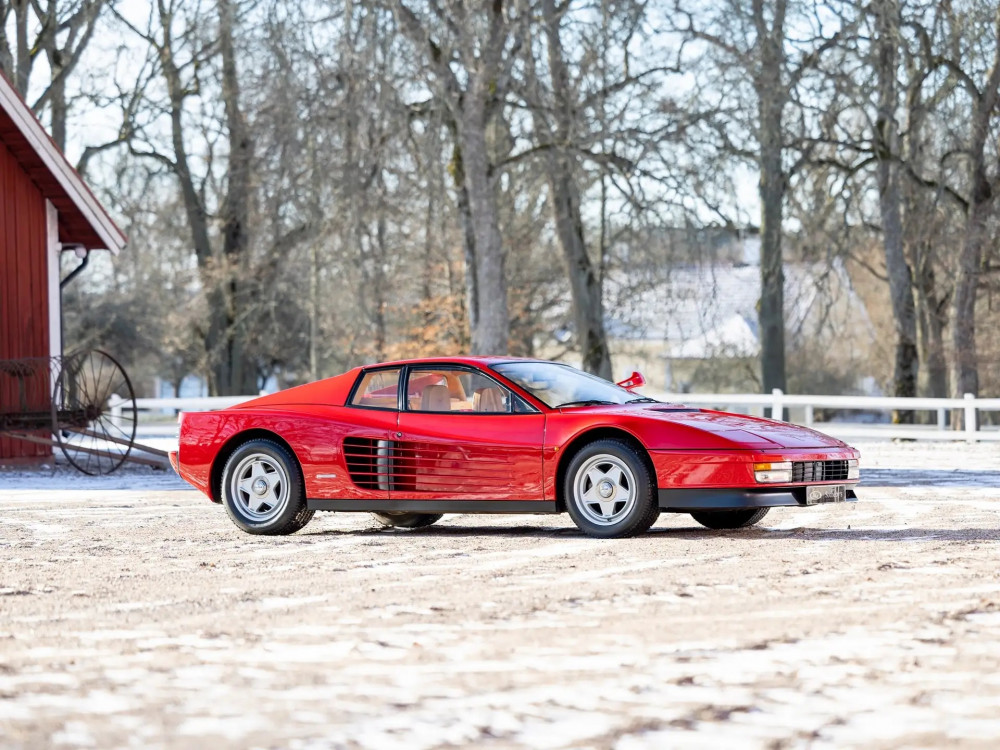 Sotheby’s пуска на търг Ferrari Testarossa 1986г. само със 3420 км пробег