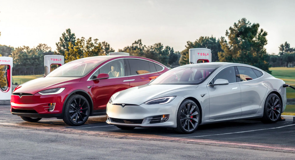 Tesla е определена като най-изтегляната автомобилна марка, Mercedes и Toyota най-малко