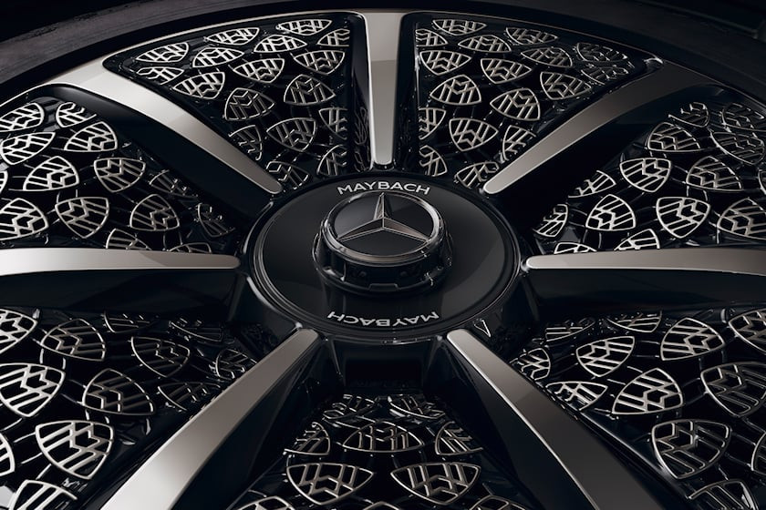 Night Series на Mercedes-Maybach иска да съперничи на Rolls-Royce Black Badge