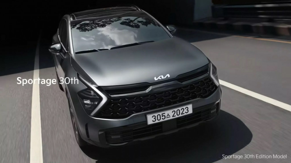 2024 Kia Sportage 30th Anniversary Edition съчетава черна облицовка и зелен интериор (ВИДЕО)