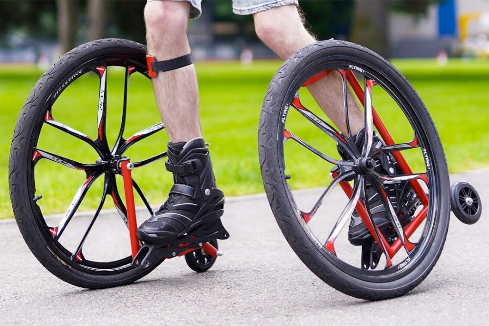 ВИДЕО: Инженер добавя велосипедни колела към ролери