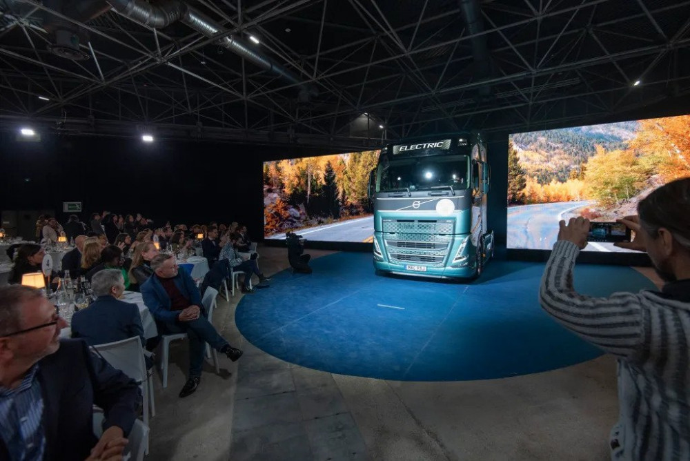 Volvo FH Electric печели приза “Камион на годината 2024”