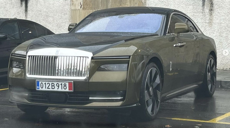 Българин си купи един от първите Rolls-Royce Spectre в света