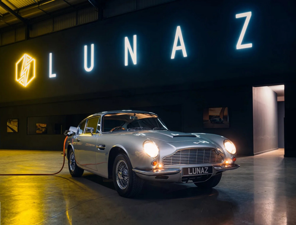ВИДЕО: Aston Martin DB6 получава EV задвижване от Lunaz