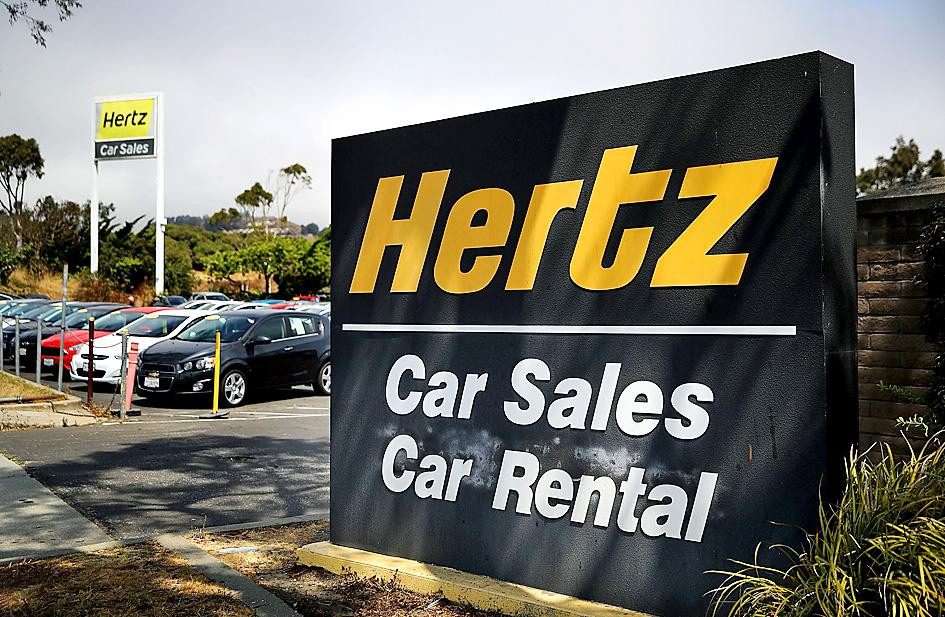Защо Hertz продава 20 000 EV от автопарка си и ги заменя с бензинови коли (ВИДЕО)