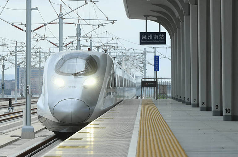 През 2023 година Китай пуска в експлоатация повече от 2500 км високоскоростни железопътни линии
