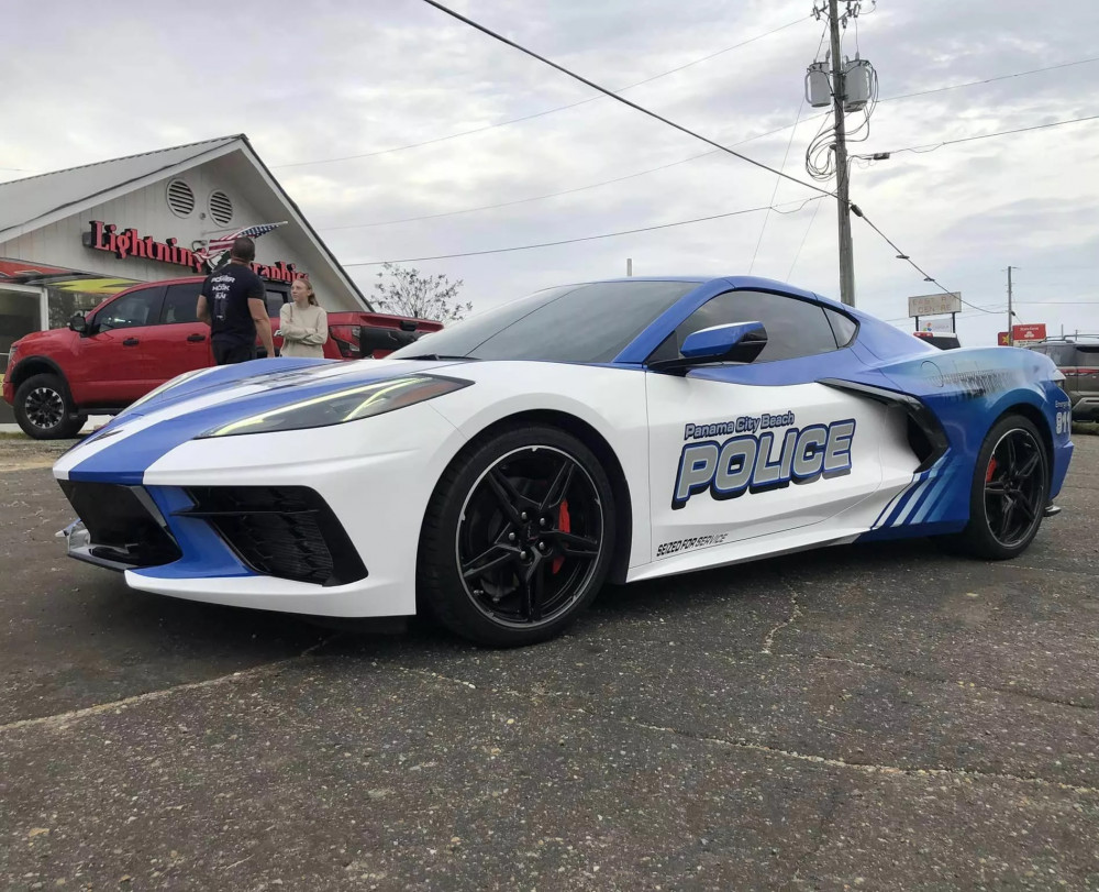 ВИДЕО: Полицията на Флорида конфискува C8 Corvette от дрогиран водач и го добавя към своя флот