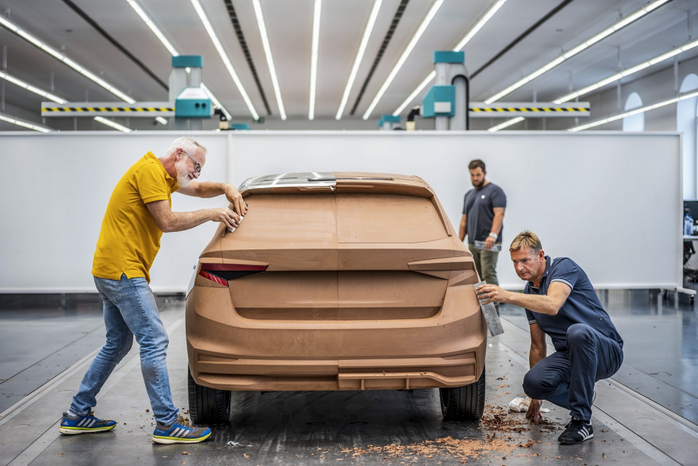 Видео: Защо автомобилните производители все още използват глинени модели