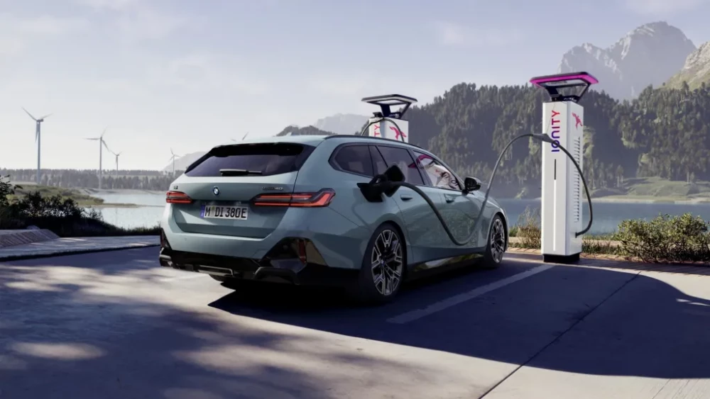 BMW представи Серия 5 Туринг