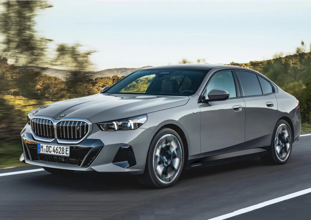 Новото BMW Серия 5 2024 ще се предлага в бензинова и електрическа версия (ВИДЕО)