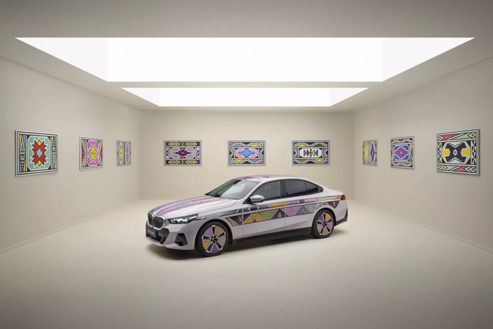 ВИДЕО: Забравете боядисването, това BMW i5 Art Car променя цветовете при поискване