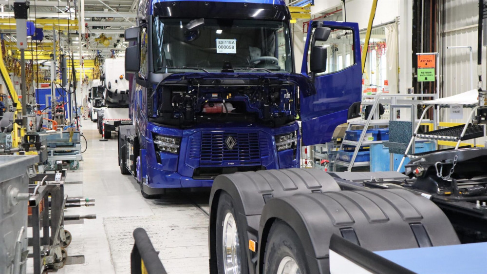 Продажбите на Renault Trucks през 2023 г. се повишиха с 18%