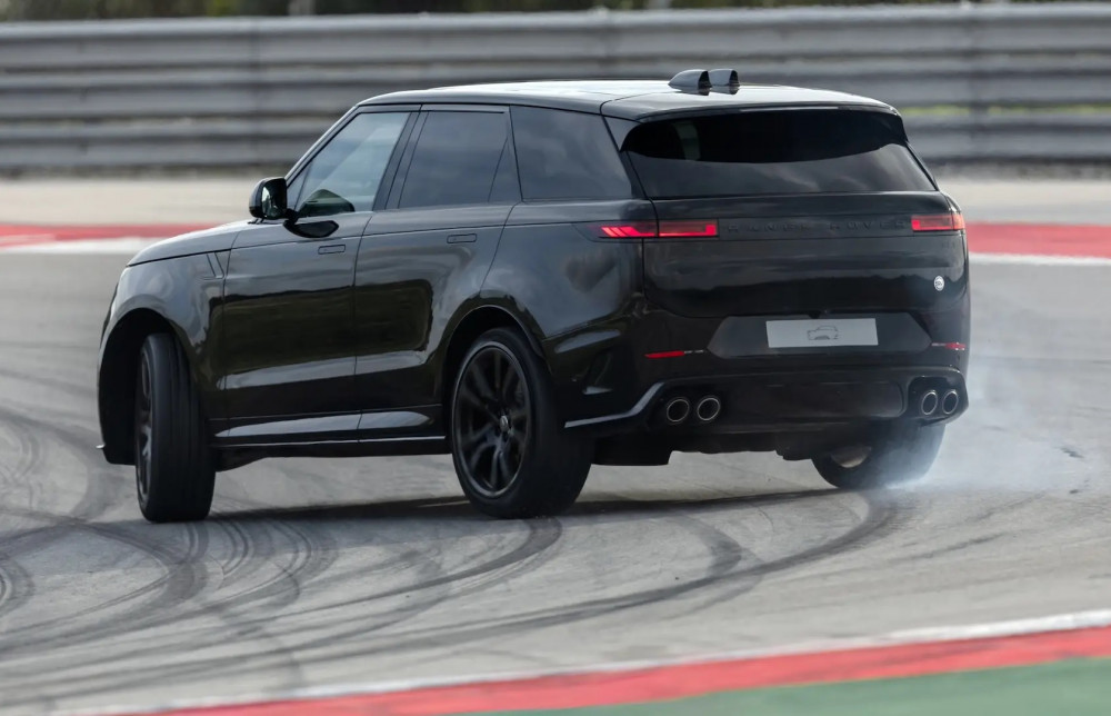 Как спирачките на Range Rover Sport SV оцеляха при 215 обиколки на писта F1