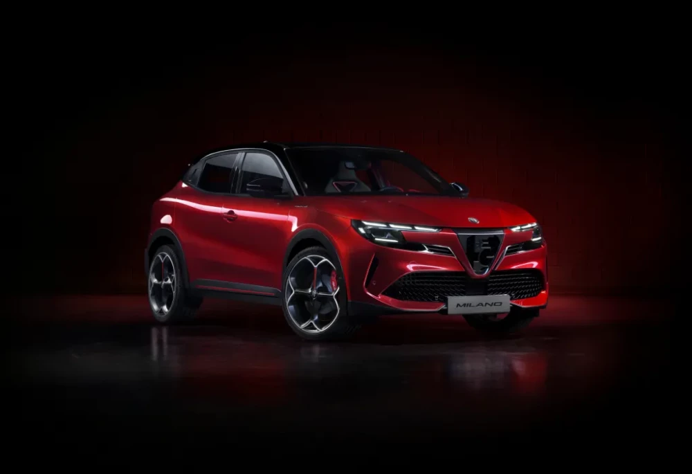 Има ли криза в дизайнерската идентичност на Alfa Romeo с Milano