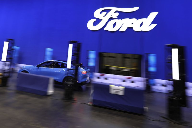 2 фатални катастрофи доведоха до държавна проверка за безопасността на Ford BlueCruise