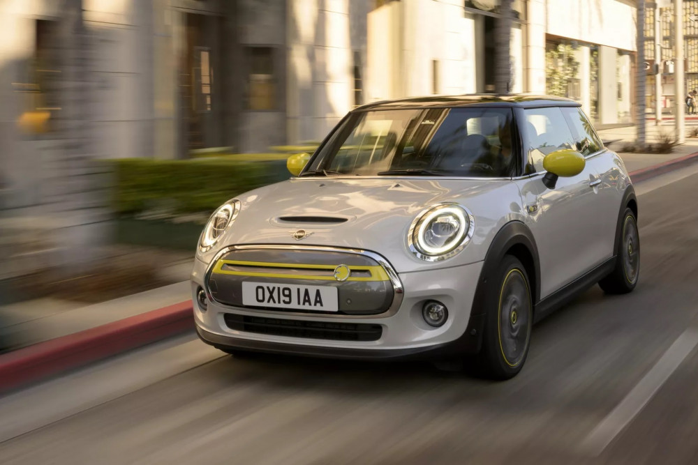 След 2 инцидента Mini изтегля Cooper SE поради риск от пожар на батерията