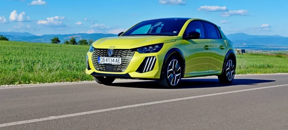 Тестваме първото хибридно Peugeot 208