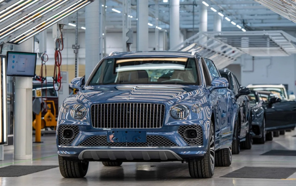 Продажбите на Bentley са намалели, защото клиентите не искат да парадират с богатството си с нова луксозна кола