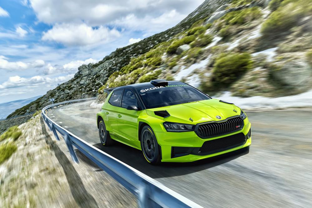 Skoda Motorsport отпразнува доставка на 100-та Fabia RS Rally2