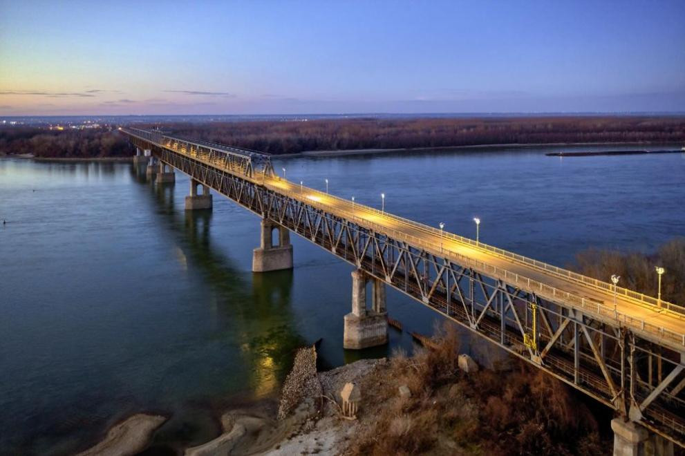 Основен ремонт на Дунав мост при Русе: Премахване на стоманобетонови панели започва