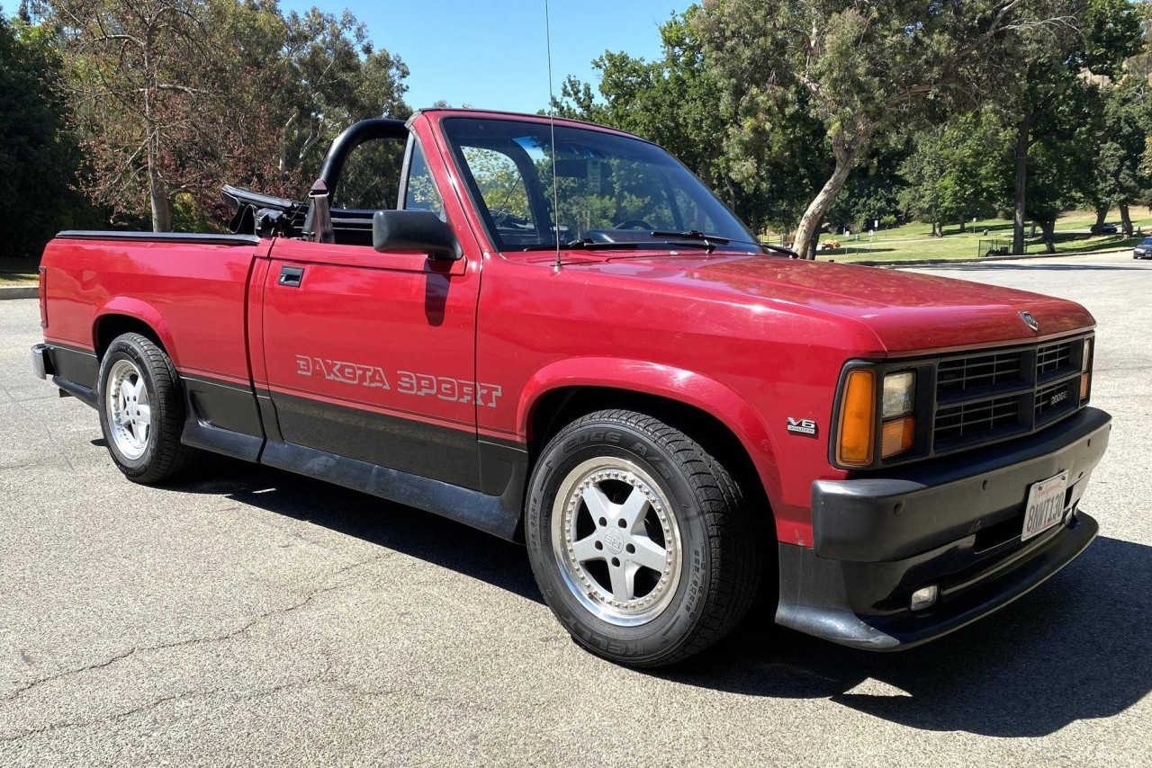 Уникална находка: употребяван Dodge Dakota Sport Convertible от 1989