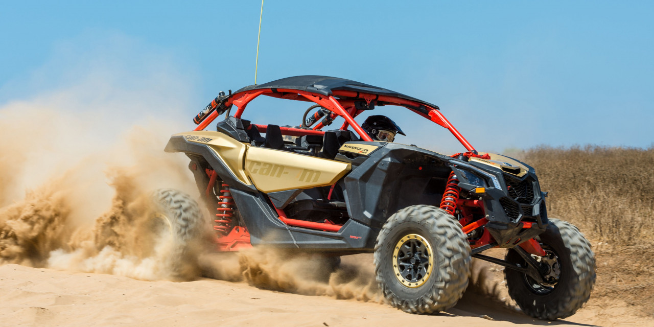 Преглед на 2024 Can-Am Maverick R и 2023 Maverick X3: приключение в пустинята