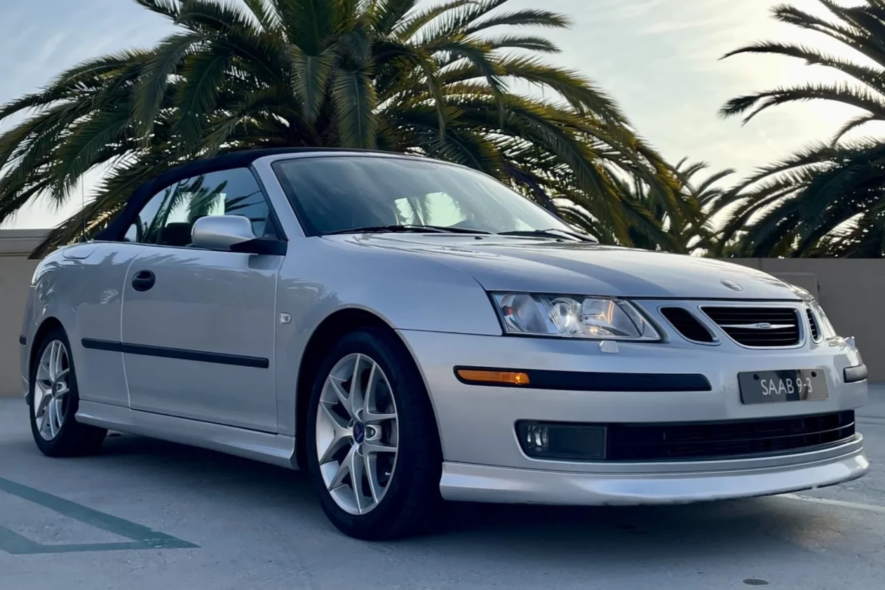 Разходка с класа: 2004 Saab 9-3 Aero Кабриолет 