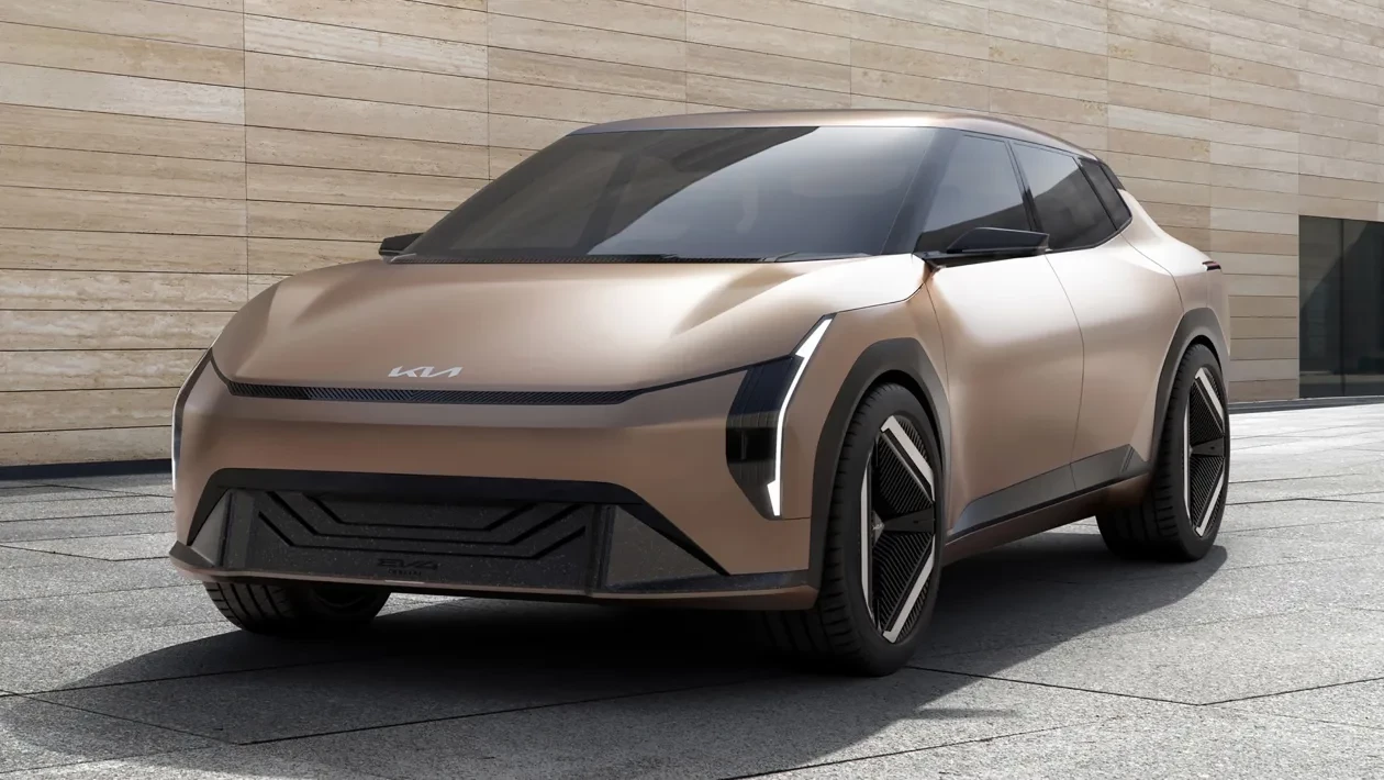 2026 Kia EV4: Новият електрически хечбек с иновации и AI асистент