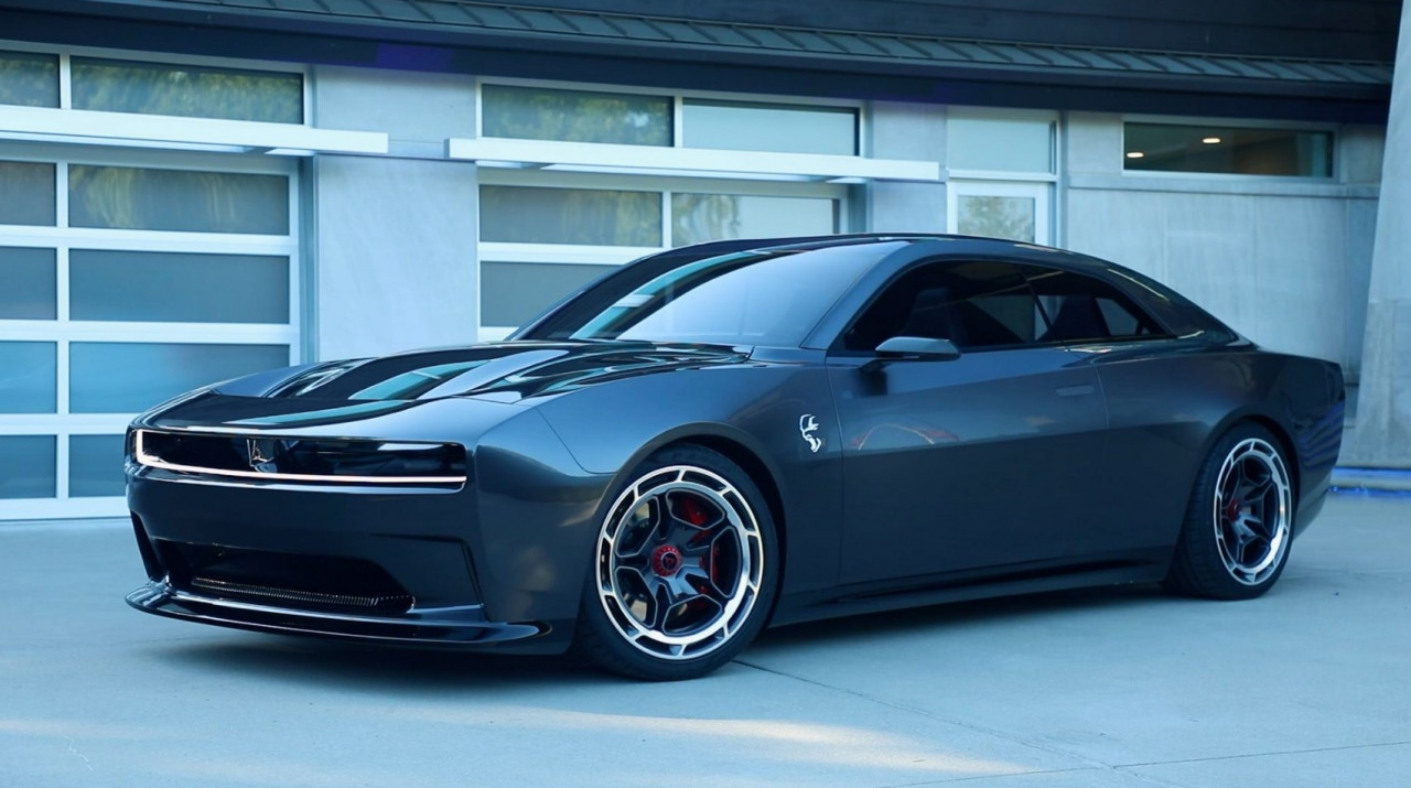 Dodge Charger с твърдотелни батерии до 2026 г.