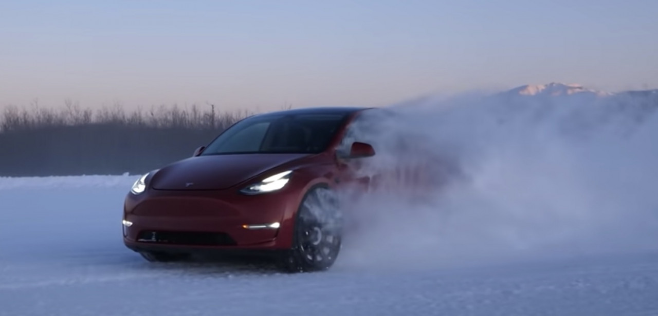 Как да изберете перфектните зимни гуми за Tesla Model Y