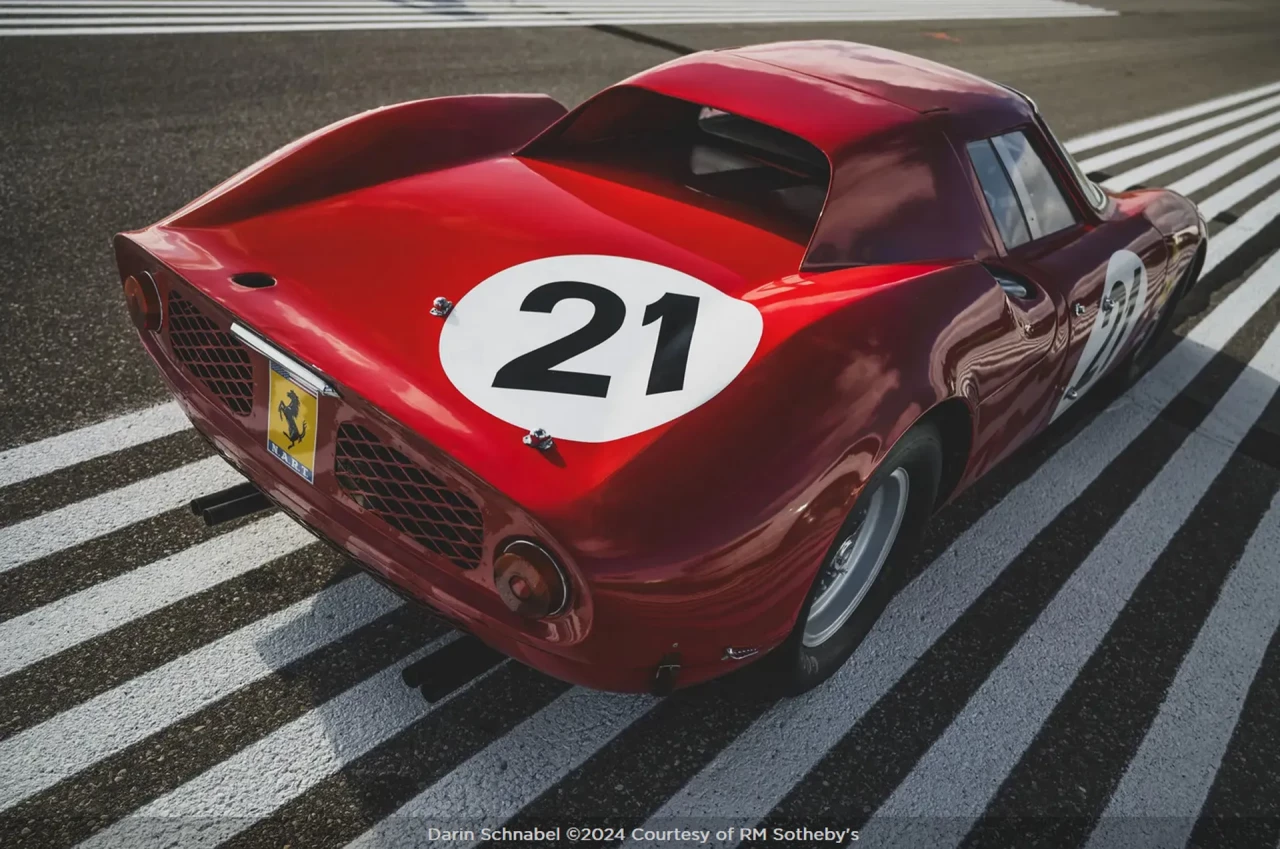 Ferrari, спечелило 24-те часа на Льо Ман през 1965 г., се продаде за 36 млн. долара