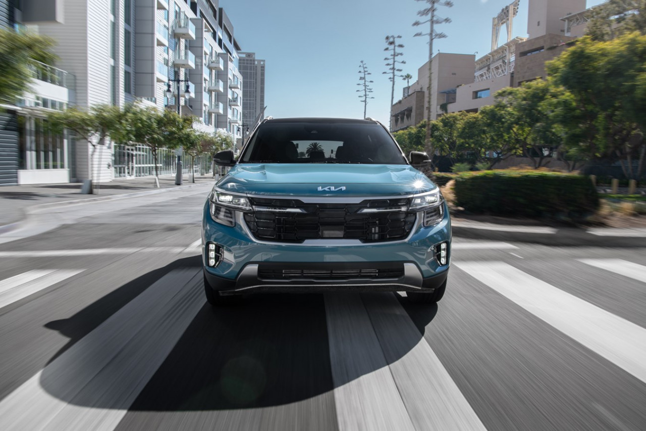 Следващото поколение Kia Seltos се очаква през 2026 г. с хибридна опция Следващото поколение Kia Seltos се очаква през 2026 г. с хибридна опция