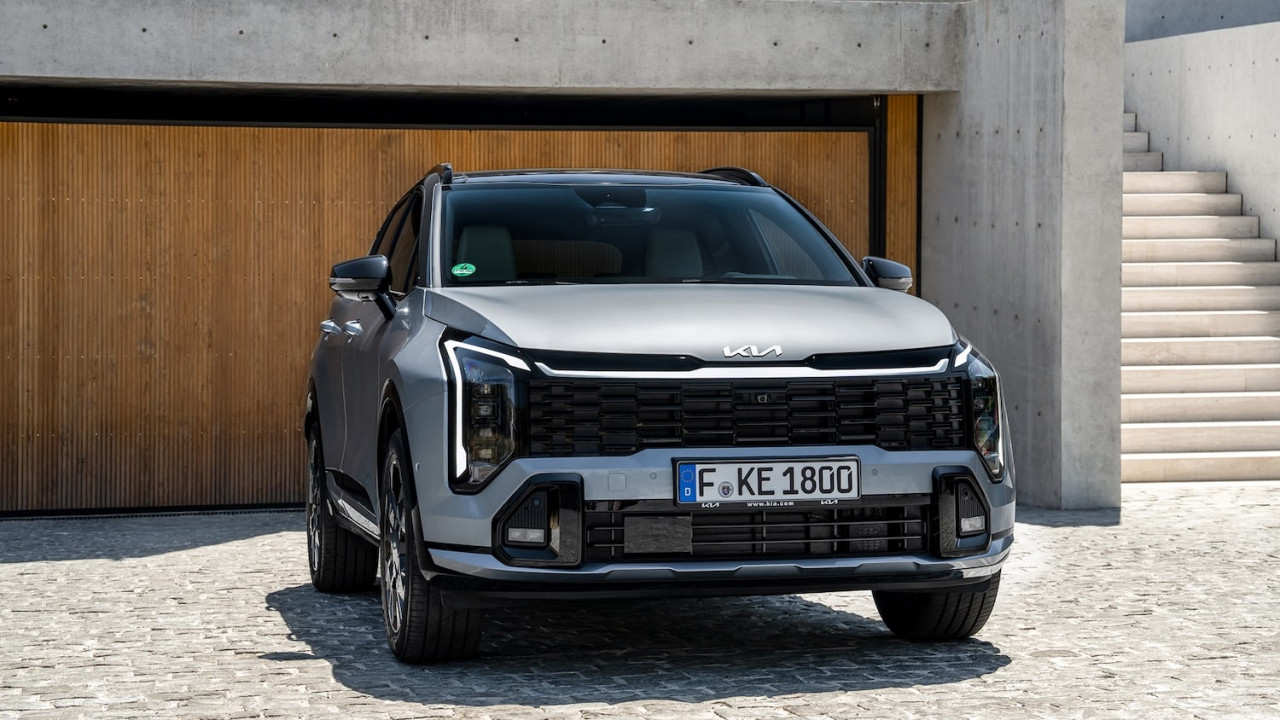 Фейслифт на Kia Sportage: нов външен вид за хибридния SUV Фейслифт на Kia Sportage: нов външен вид за хибридния SUV