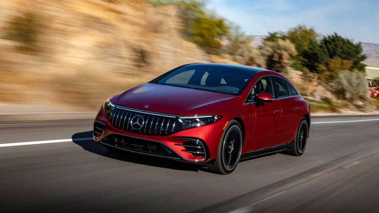 Mercedes: Футуристичният стил на EQS влияе негативно на продажбите